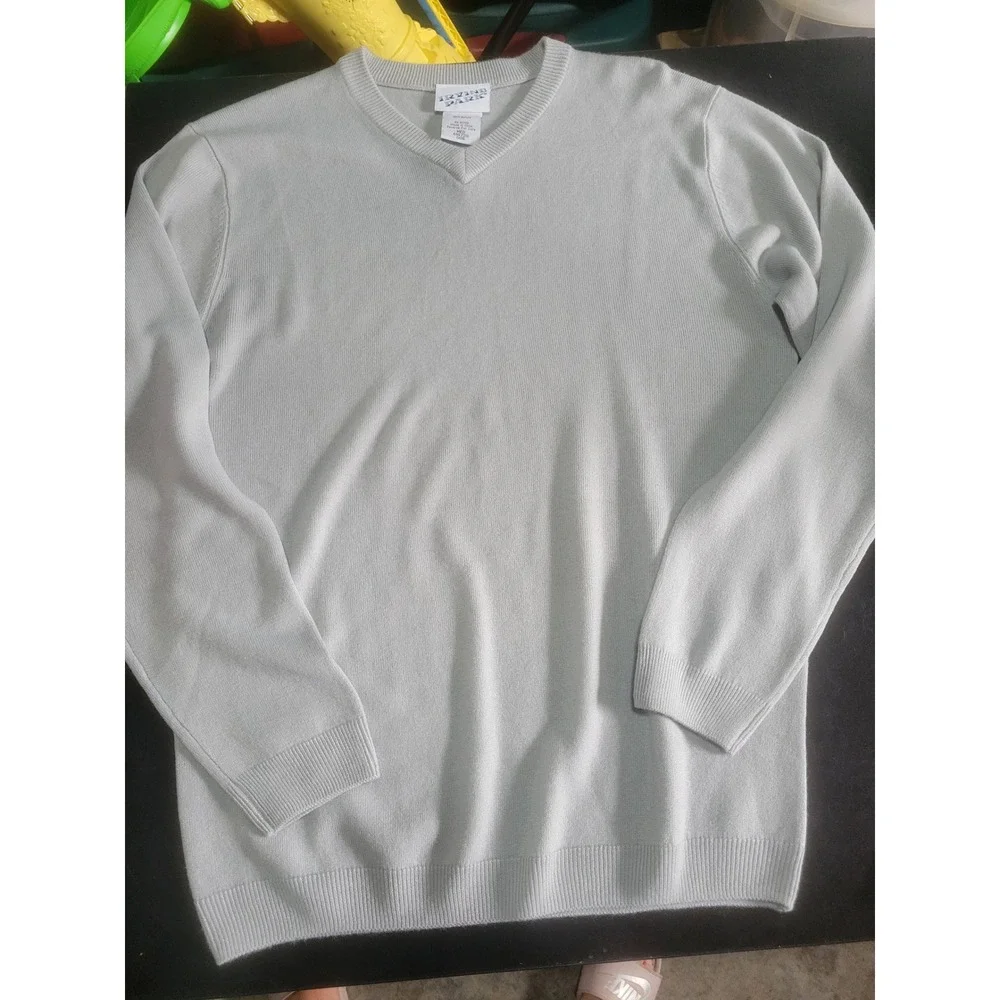 Irvine Park V-Neck Sweater Light Blue Grey Acrylic Knit Pullover Size Medium